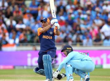 MS Dhoni Cricket-min