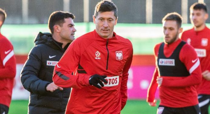 Euro 2020: Robert Lewandowski looks to find a way past Sweden