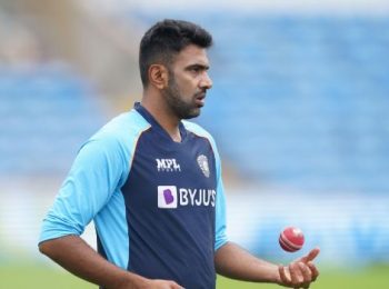 "He has been absolutely sensational" - Aakash Chopra picks Ravichandran Ashwin as India's Test bowler of 2021